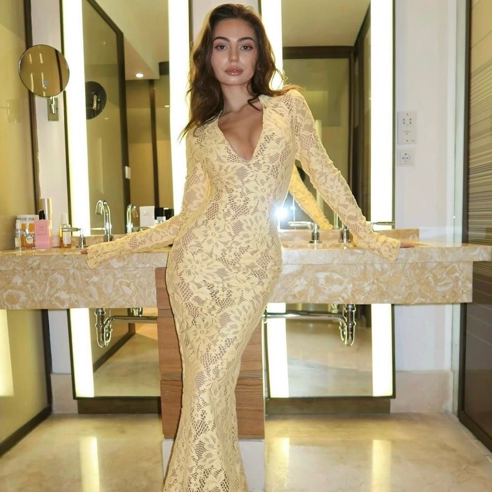 House of CB ‘Indiana’ Apricot Plunge Lace Maxi Dress NWOT